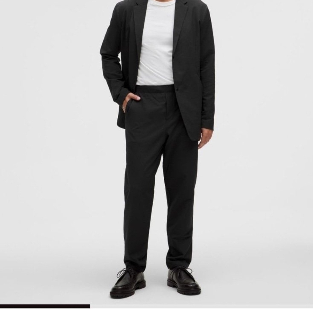 Lululemon VENTURE Jacket/ Blazer Size Medium. NAVY in Color